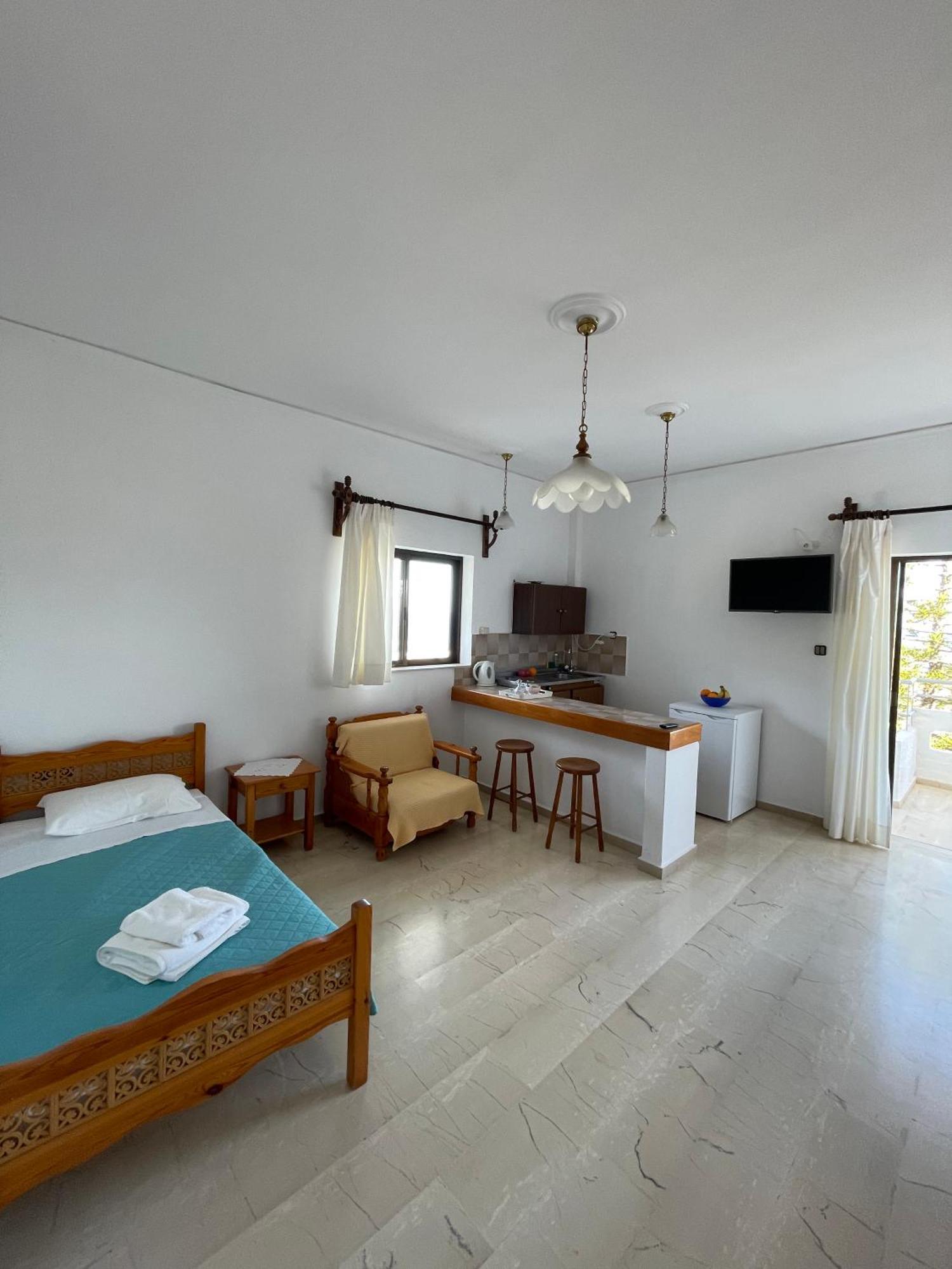 Aeolos Apartments Kolymbari Extérieur photo