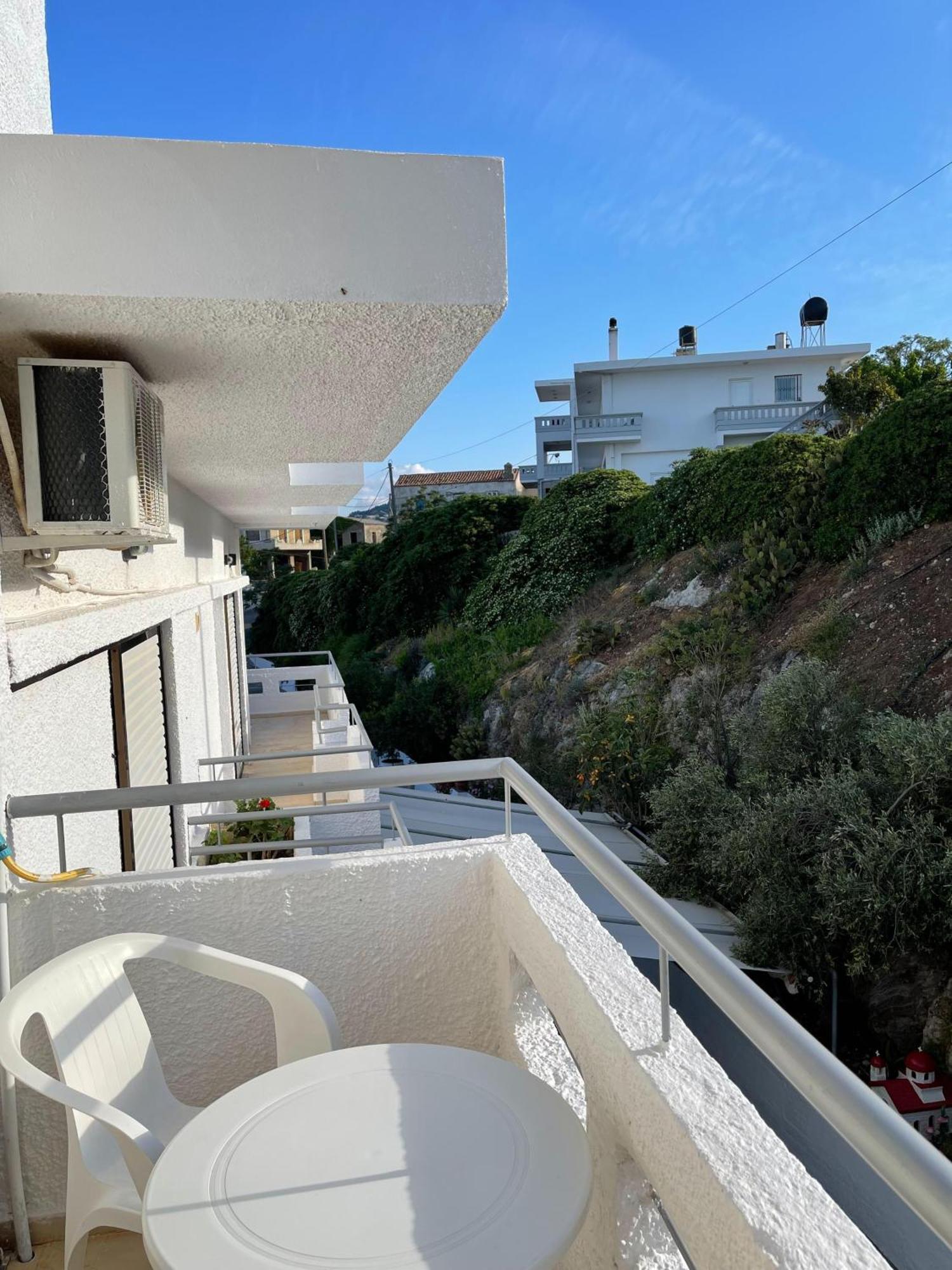 Aeolos Apartments Kolymbari Extérieur photo