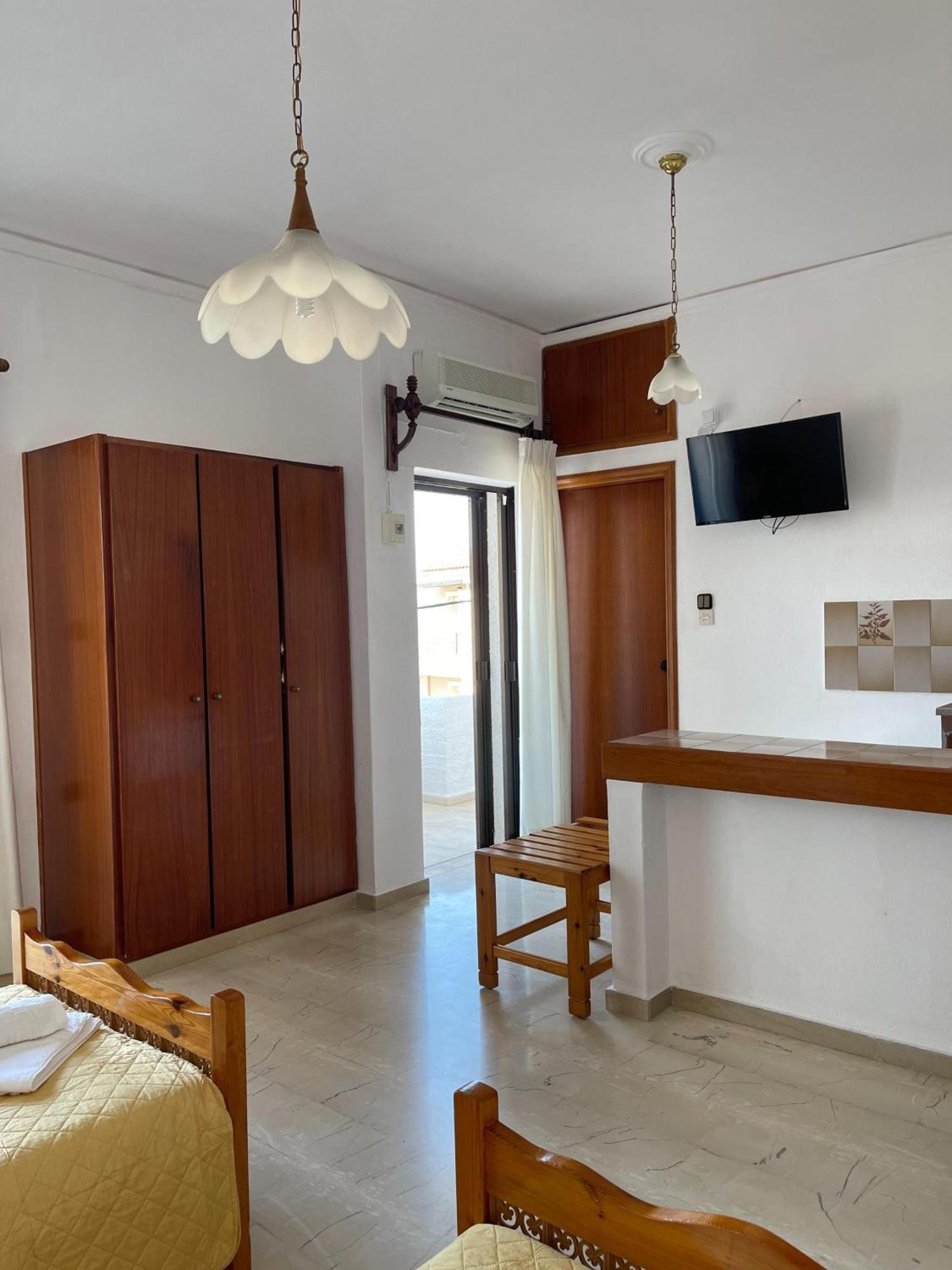 Aeolos Apartments Kolymbari Extérieur photo