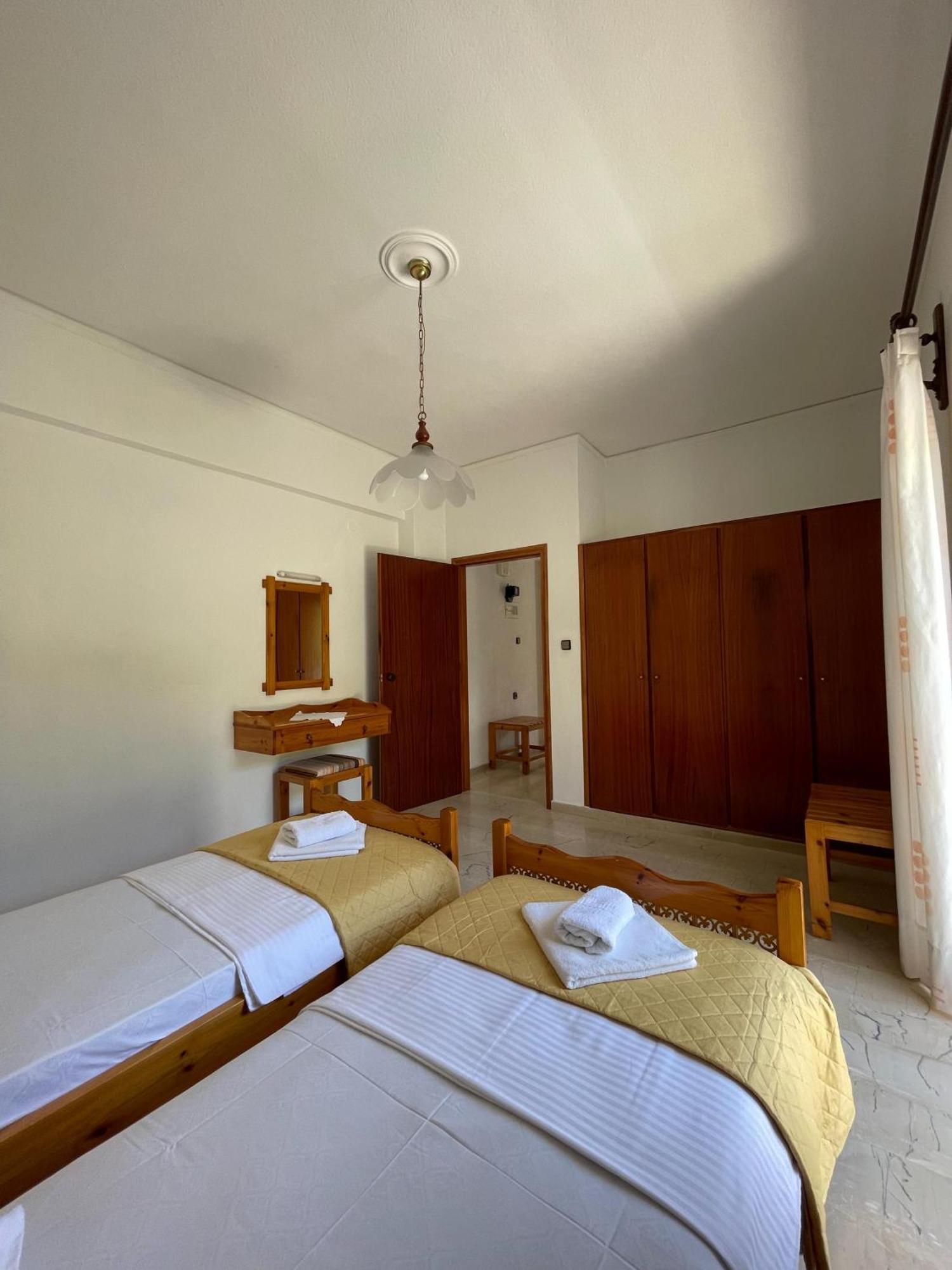Aeolos Apartments Kolymbari Extérieur photo