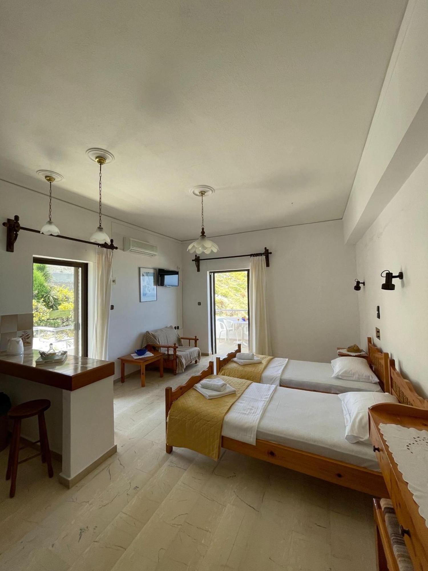 Aeolos Apartments Kolymbari Extérieur photo