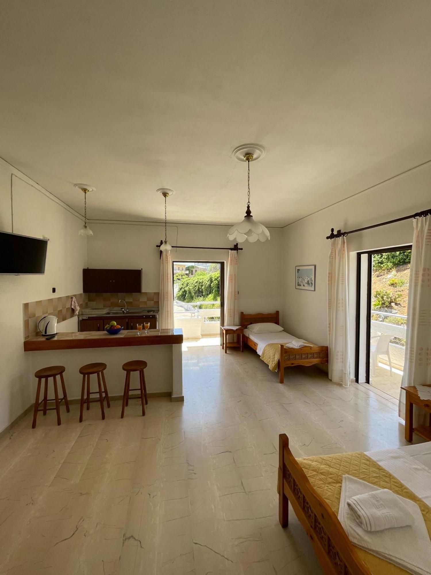 Aeolos Apartments Kolymbari Extérieur photo