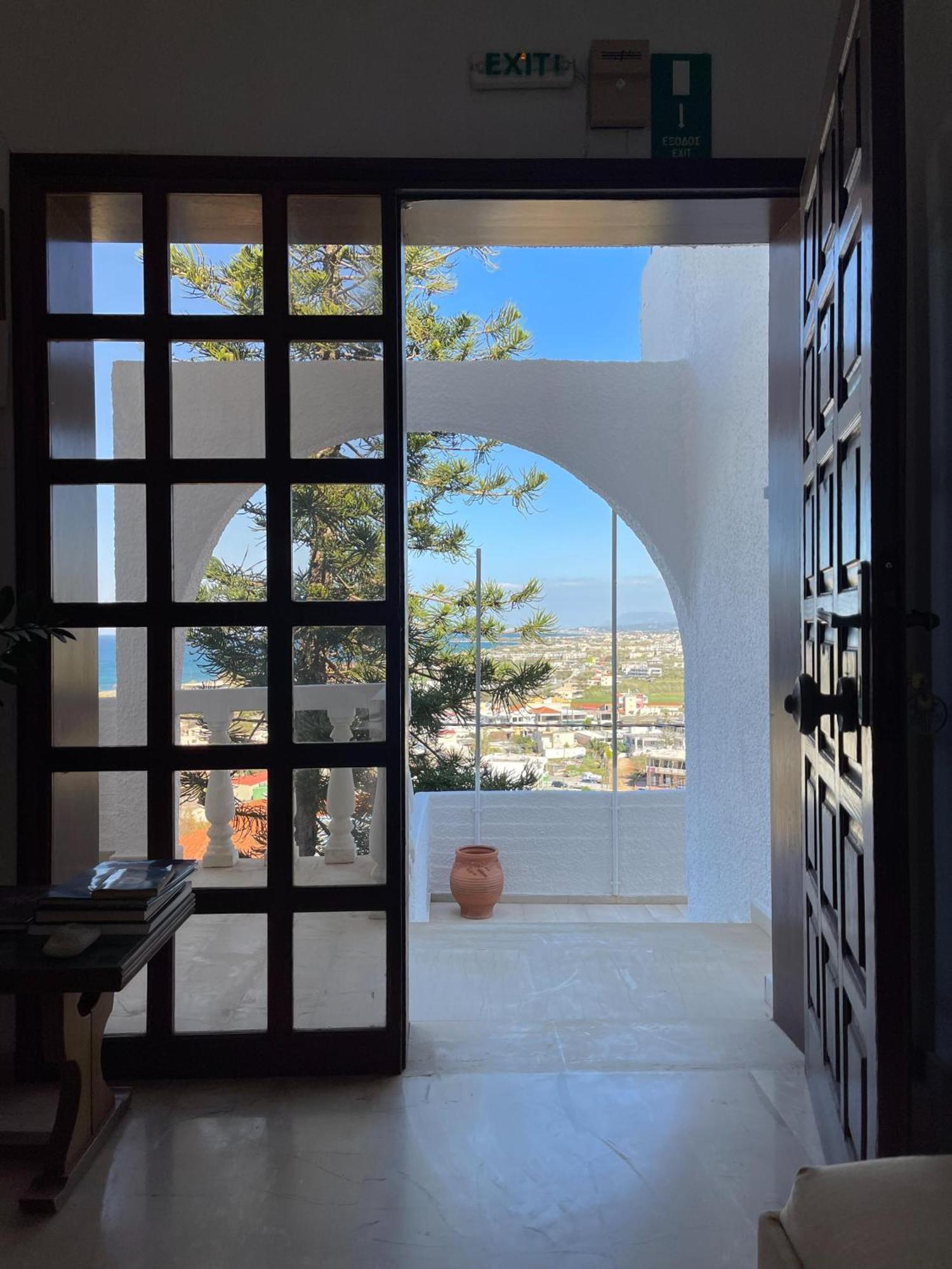 Aeolos Apartments Kolymbari Extérieur photo