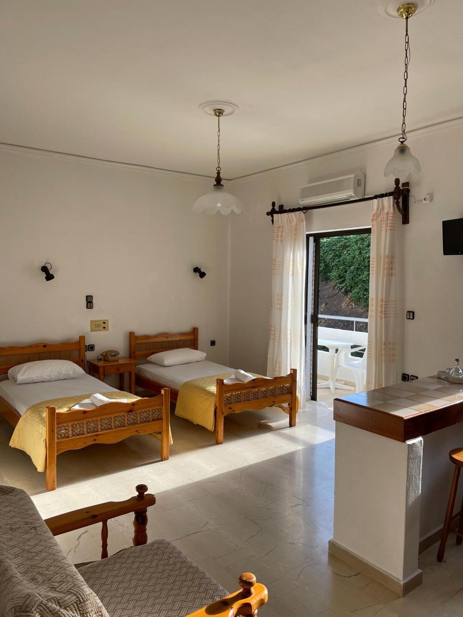 Aeolos Apartments Kolymbari Extérieur photo