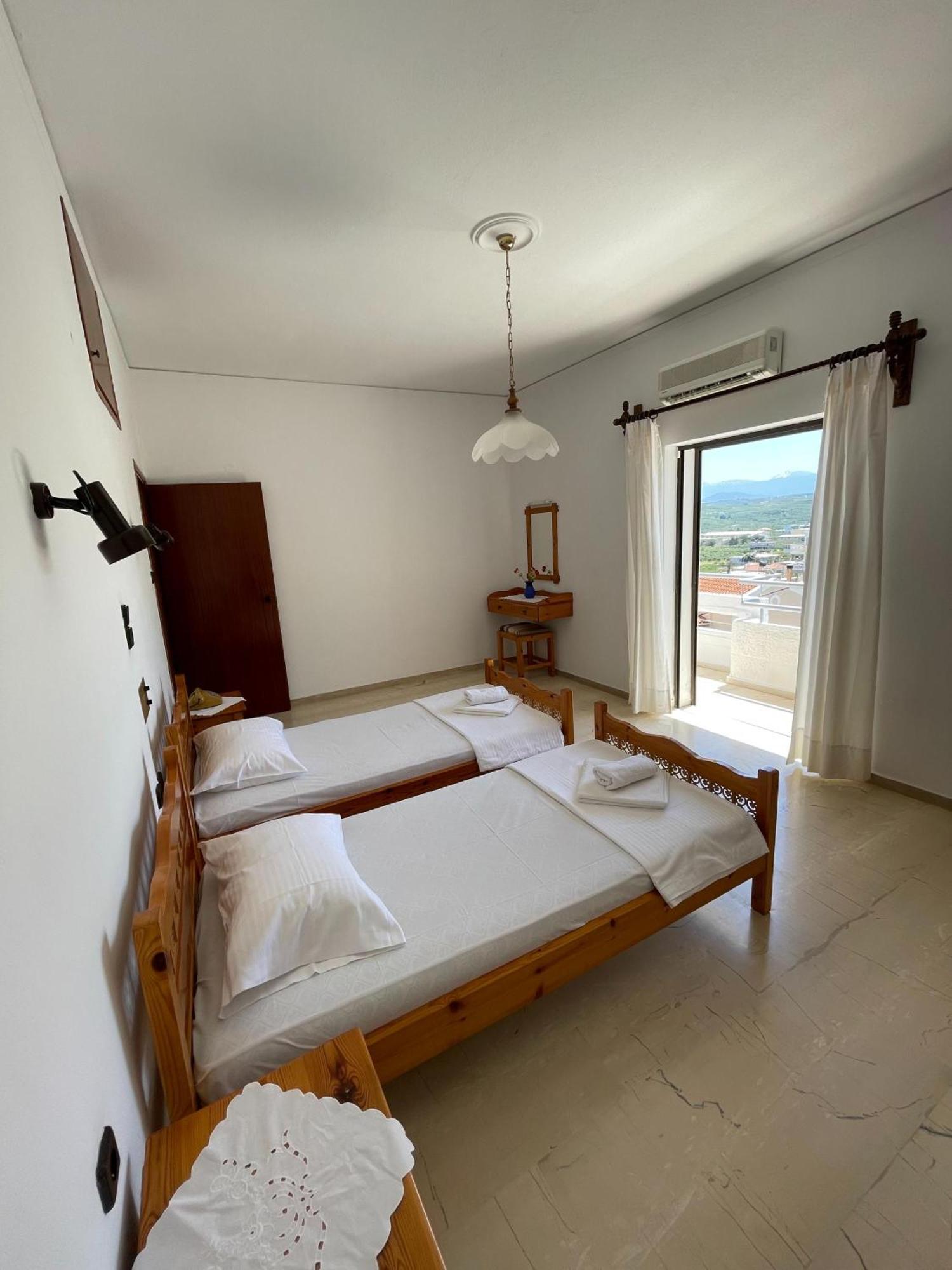 Aeolos Apartments Kolymbari Extérieur photo