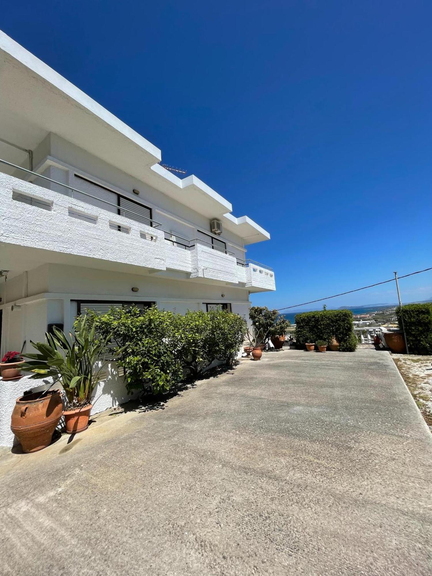 Aeolos Apartments Kolymbari Extérieur photo