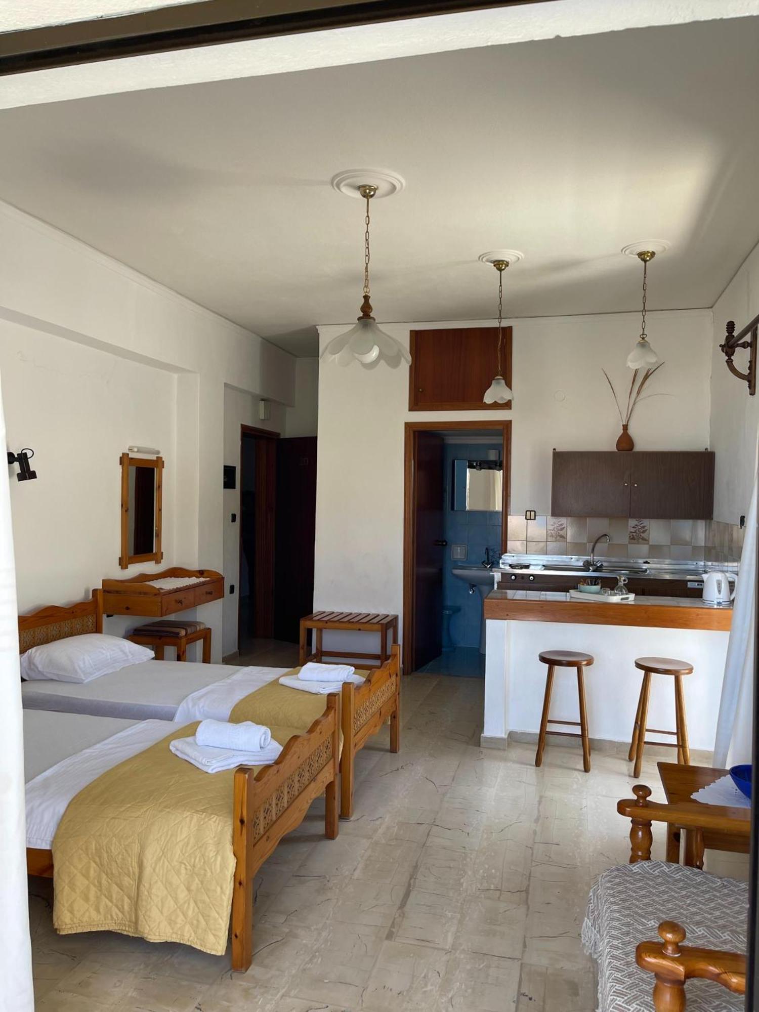 Aeolos Apartments Kolymbari Extérieur photo